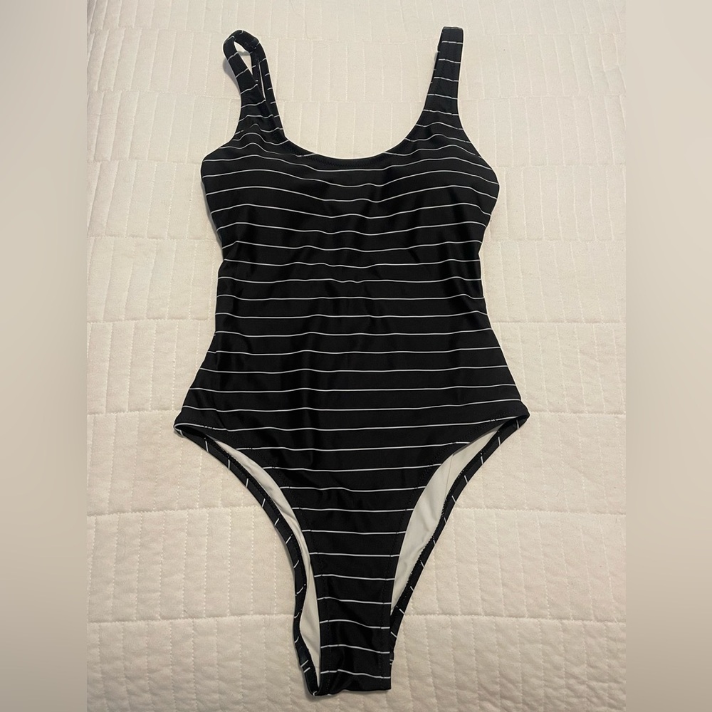 NEW ZYIA Black/White Striped One-Piece Swimsuit - XS